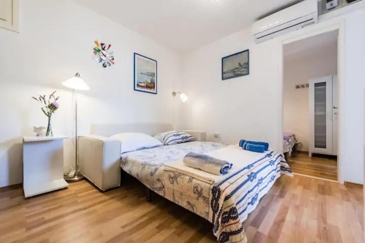 פוסטיר Apartment Pjaca מראה חיצוני תמונה